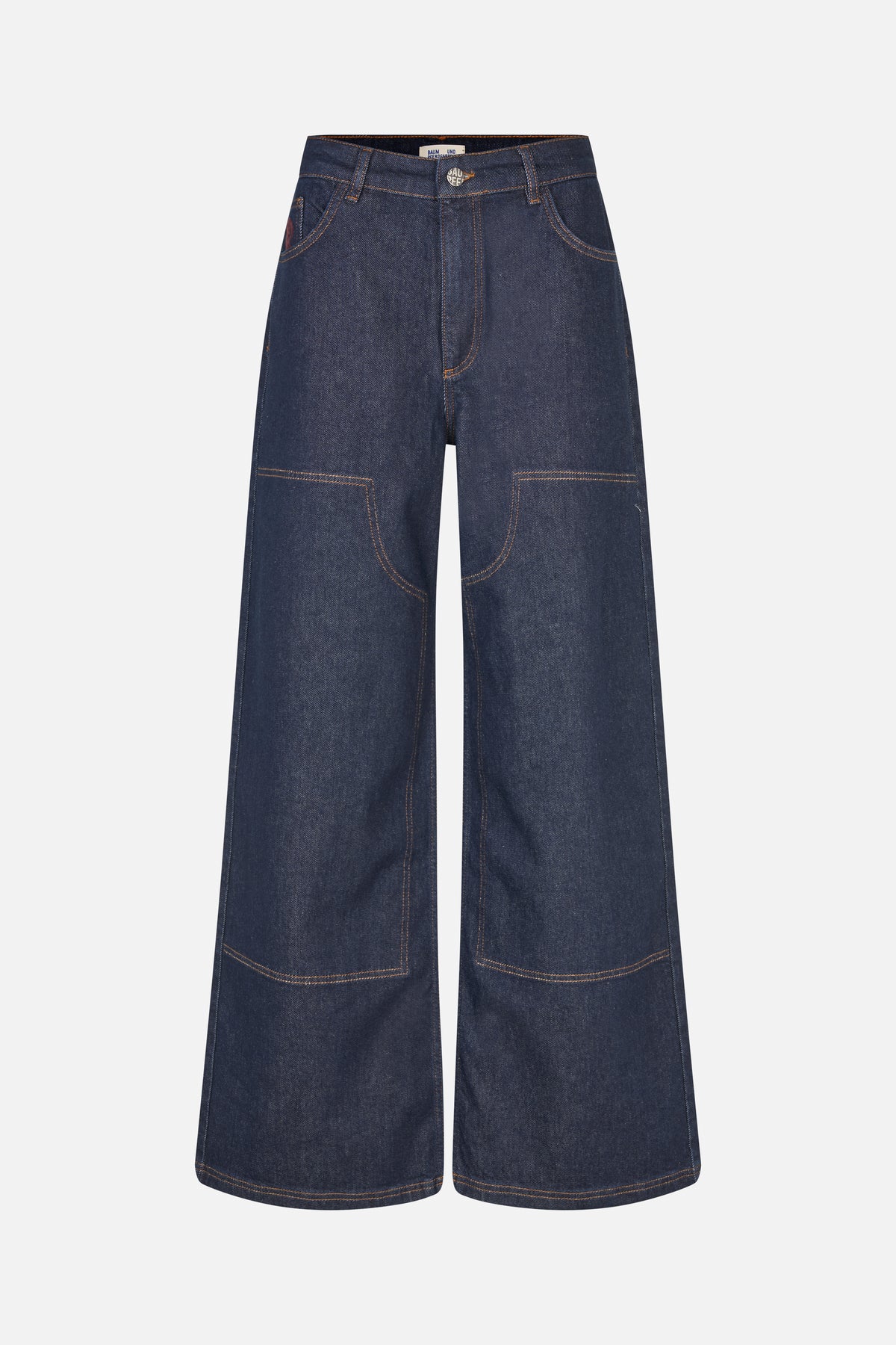 Vorderansicht einer dunkelindigofarbenen Jeans mit weitem Bein, kontrastierenden orangefarbenen Nähten und großen aufgesetzten Taschen an den Beinen.