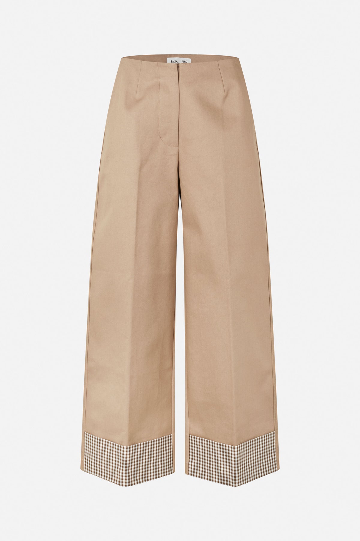Vorderansicht einer weit geschnittenen beigen Hose mit Bundfalten, verdecktem Hosenschlitz und aufgeschlagenem Saum im braun-weißen Vichy-Karo.