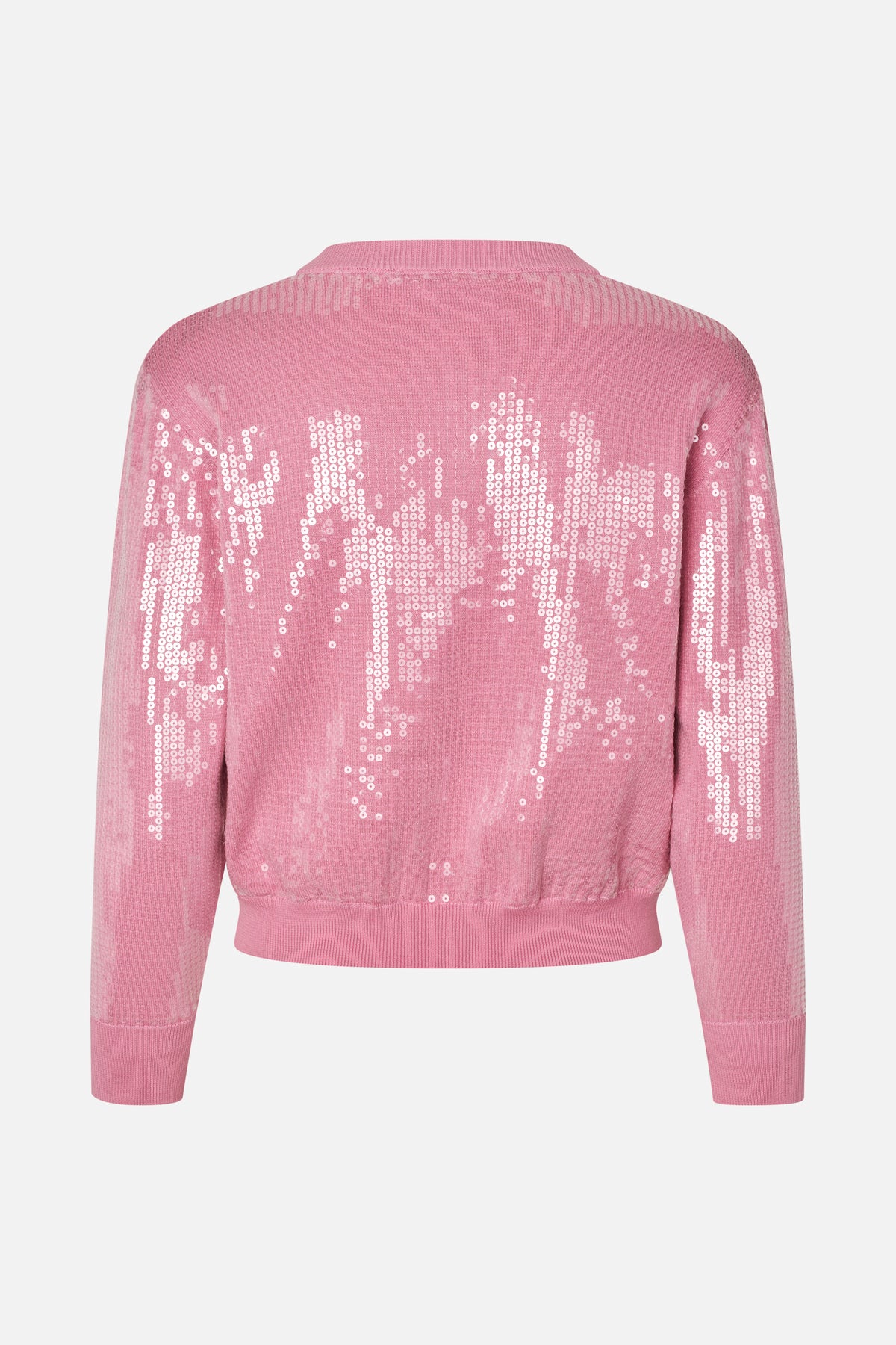 Vue de dos d'un pull en maille rose à manches longues, avec col, poignets et ourlet côtelés, orné de motifs en sequins blancs.