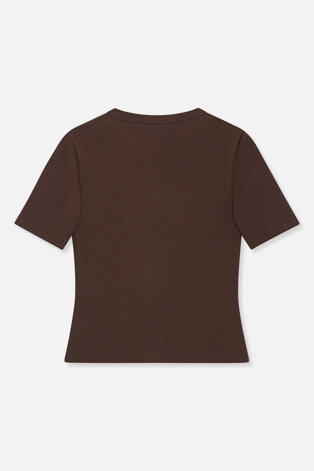 Rückansicht eines schlichten, dunkelbraunen, kurzärmeligen T-Shirts mit Rundhalsausschnitt und abgesteppten Säumen.