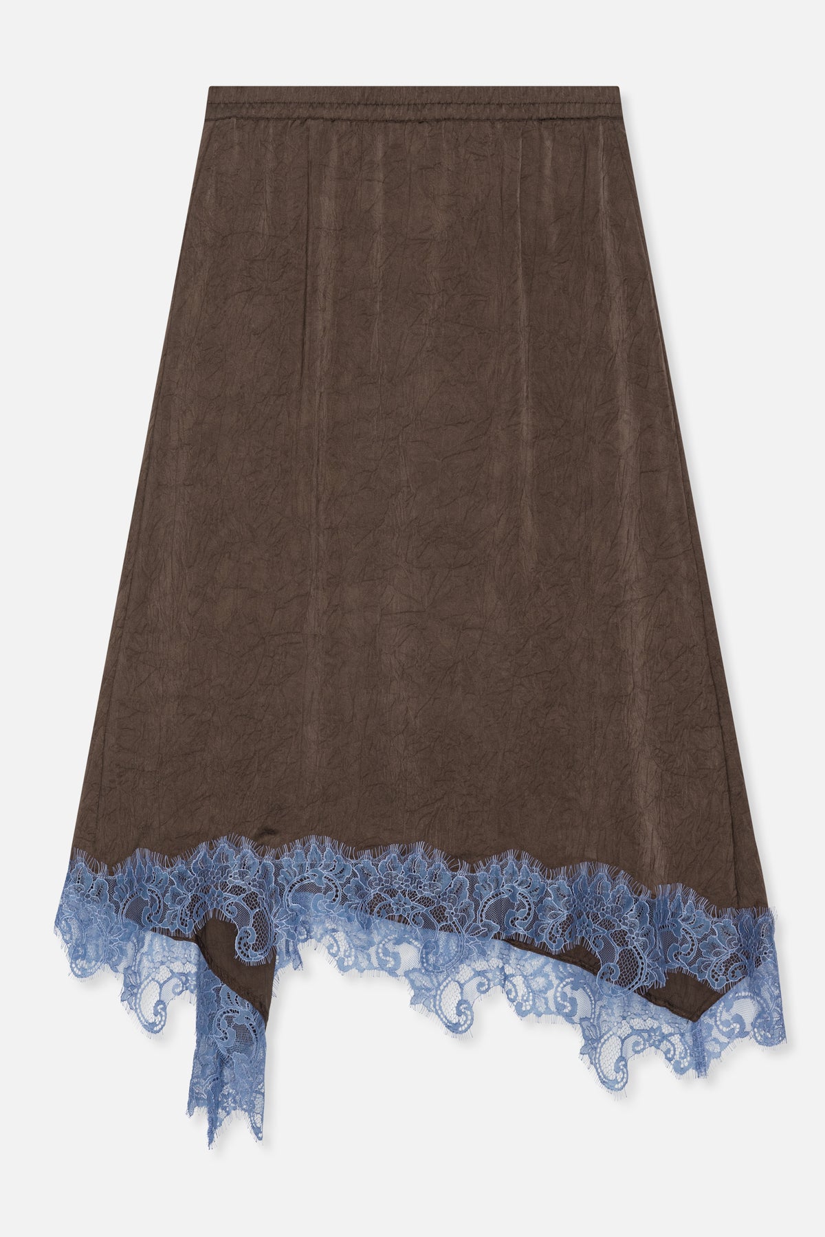 Vooraanzicht van een bruine A-lijnrok met gekreukte textuur en een brede blauwe kanten zoom met bloemmotief.
