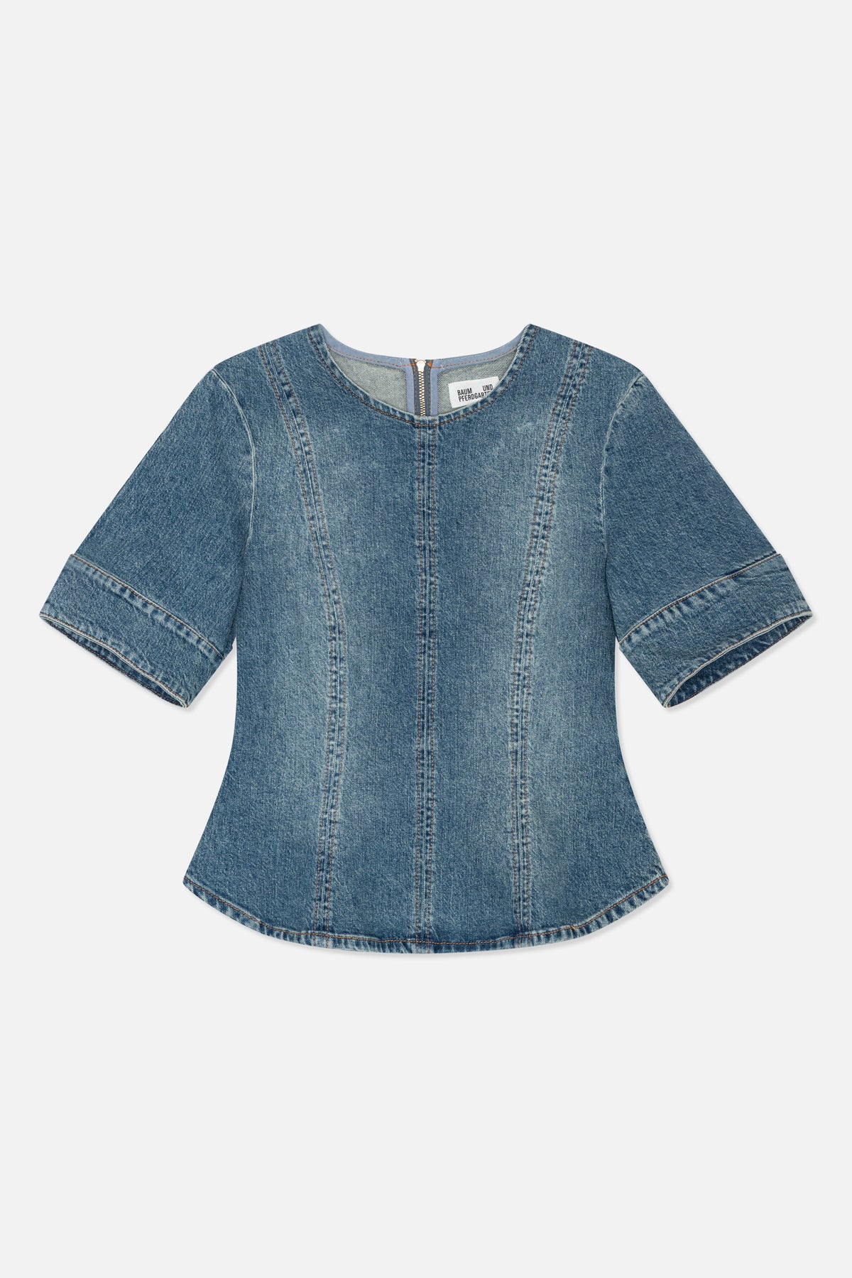 Vue dos d'un haut en denim bleu à manches courtes et larges, encolure ronde, coutures verticales en panneaux et fermeture éclair courte au centre du dos.