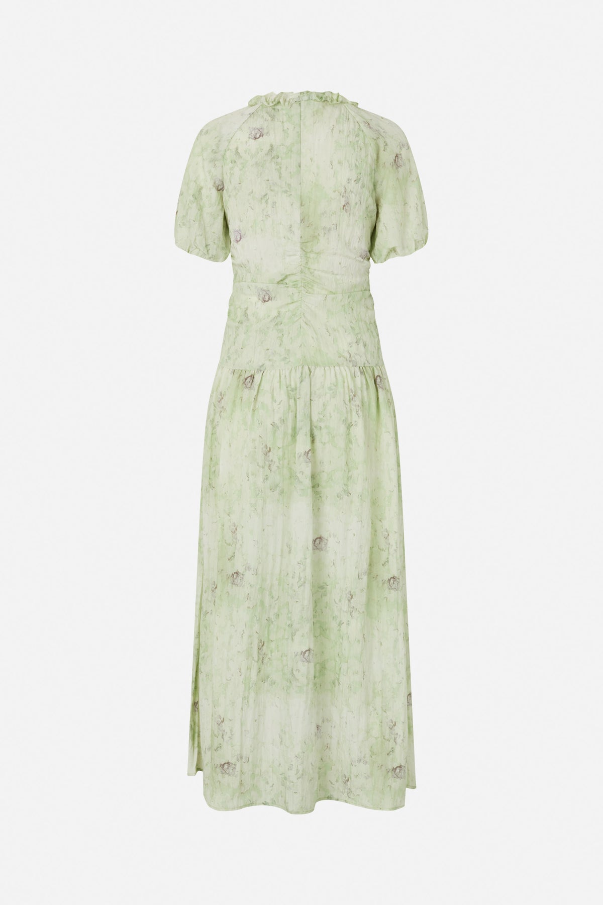 Achteraanzicht van een lichtgroene maxi-jurk met subtiele bloemprint, korte pofmouwen, een gerimpelde halslijn en een rok met plooien.