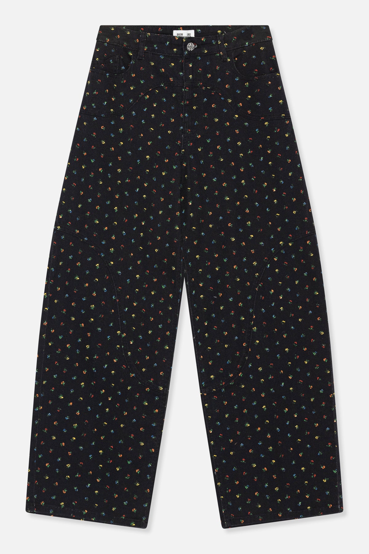 Vooraanzicht van een zwarte wijdvallende jeans met fijne meerkleurige bloemenprint, riemlussen, knoopsluiting en gebogen zakken.