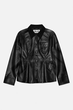 Veste noire texturée à fermeture boutonnée sur le devant, col pointu, manches longues et une poche poitrine, vue de face