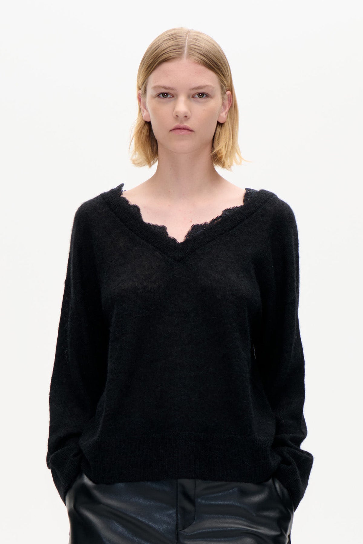 CAMMIEL | Black