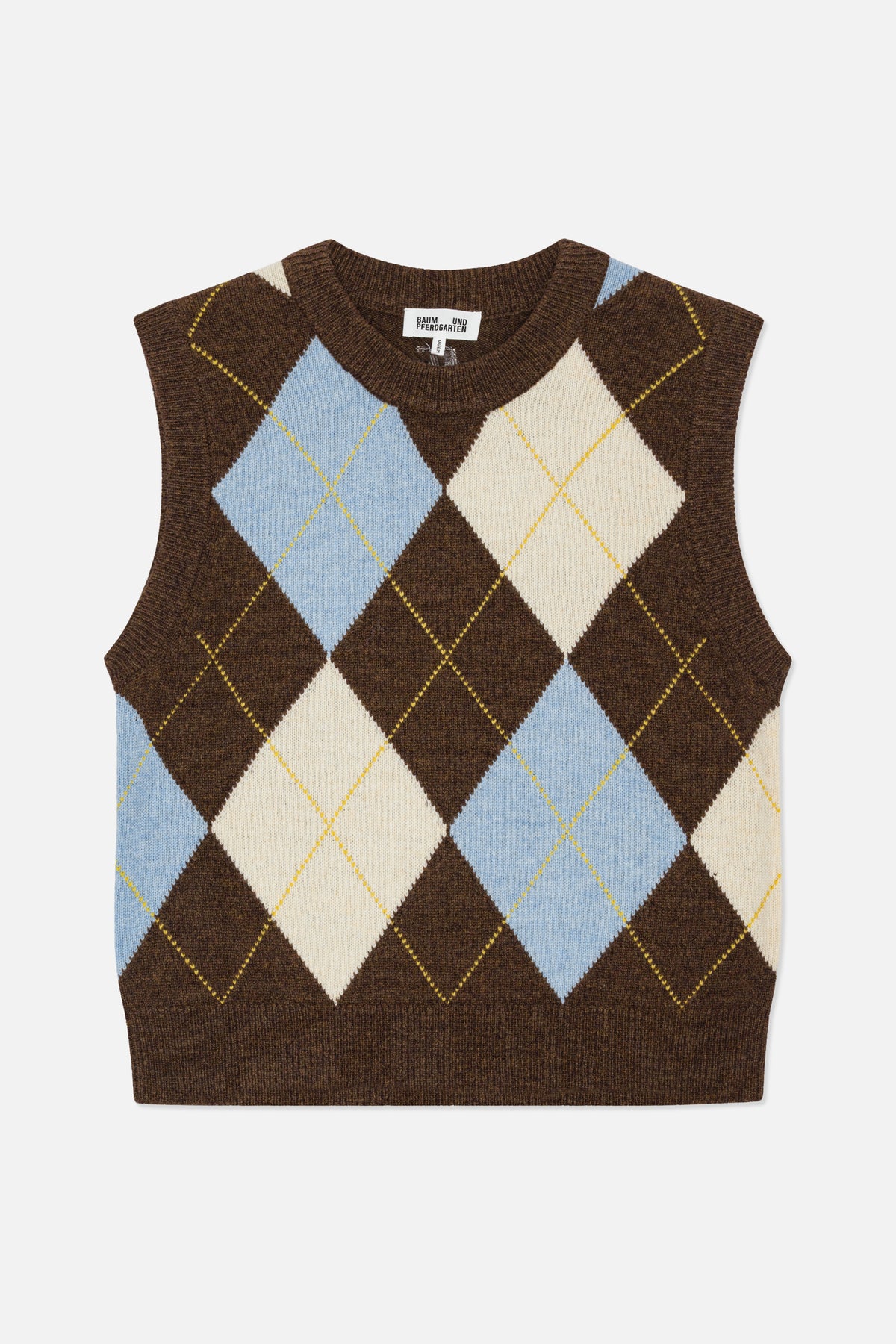 Vue de face d'un pull sans manches en maille marron à motif argyle bleu et crème, avec surpiqûres jaunes.